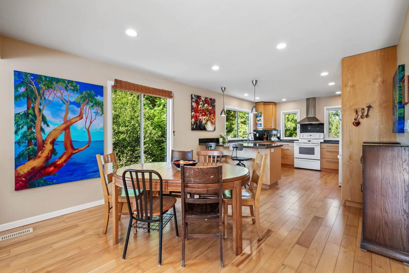 935 Stardale Avenue, Coquitlam, V3J 4W1 | Image 2