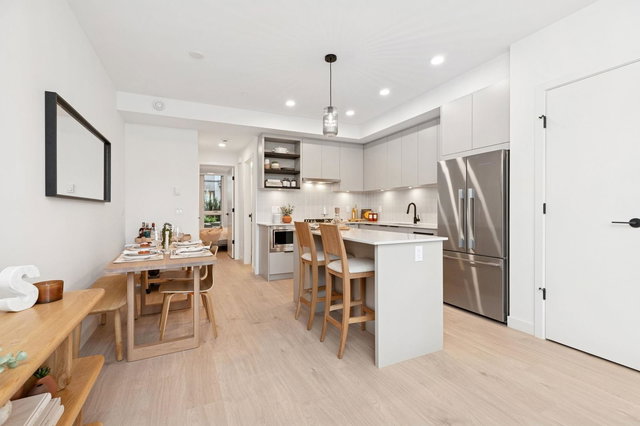 120 - 921 Grant Street