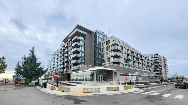 327 - 755 Harbourside Drive