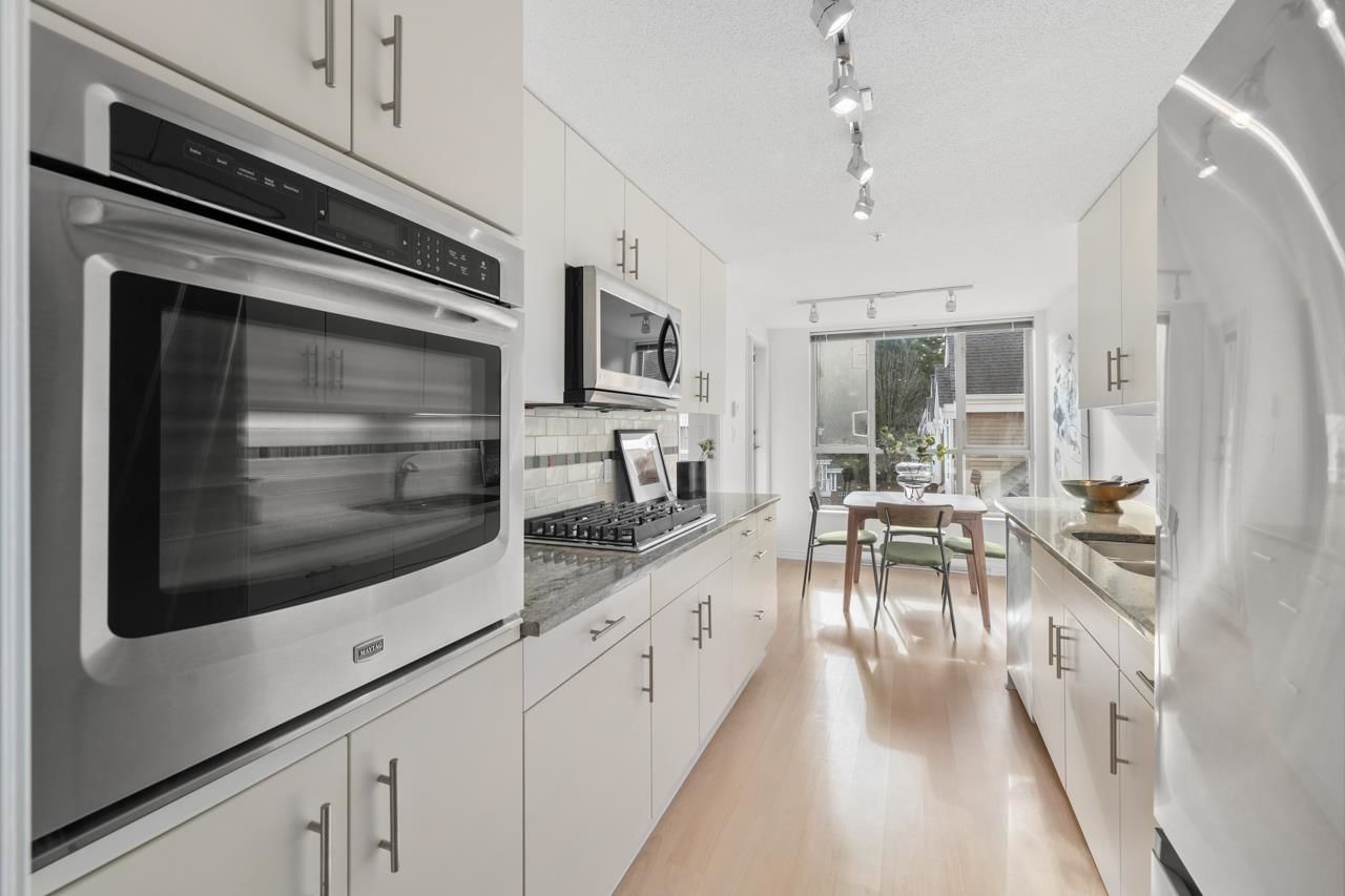 Listing Image 11