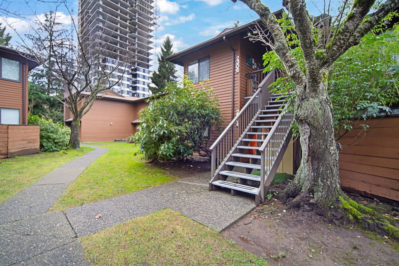 2306 - 10620 150 Street, Surrey, V3R 7K3 | Image 2