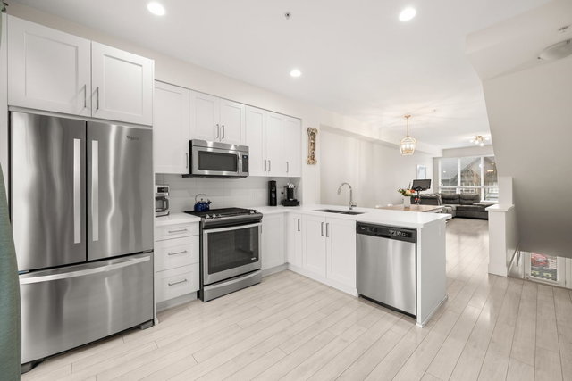 21 - 8570 204 Street