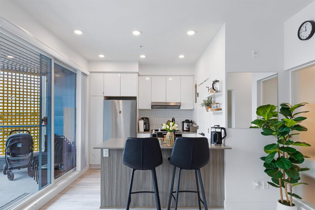 406 - 32828 Landeau Place