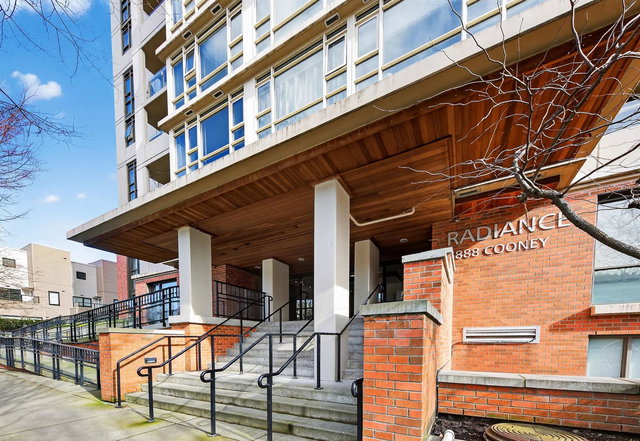 1010 - 6888 Cooney Road