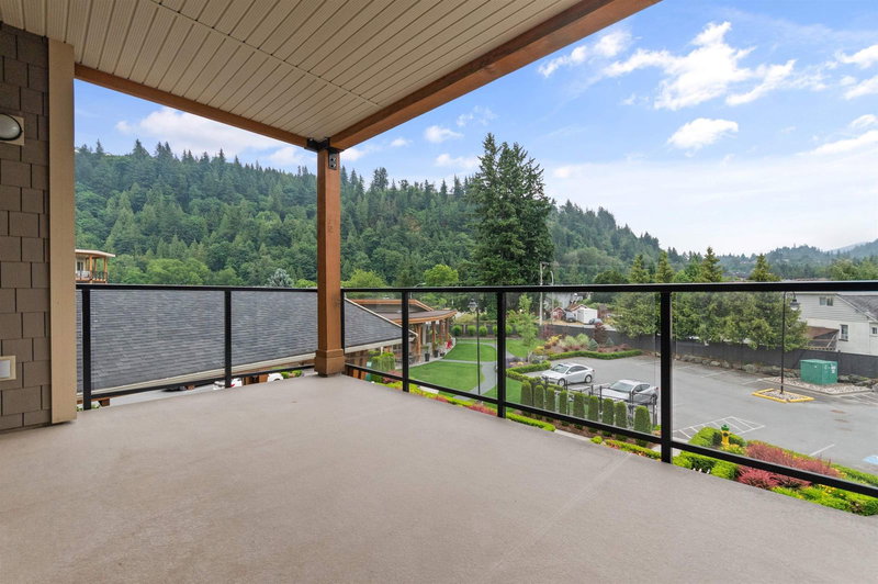 301 - 45750 Keith Wilson Road, Chilliwack, V2R 0X3 | Image 2