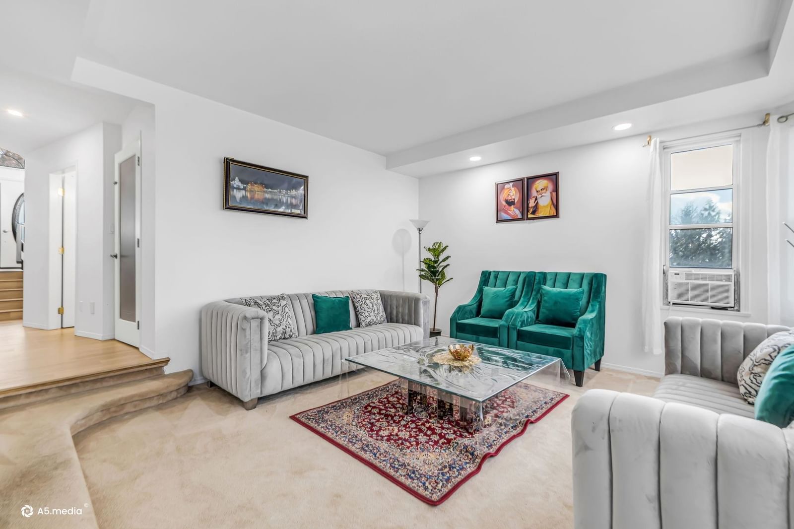 Listing Image 11