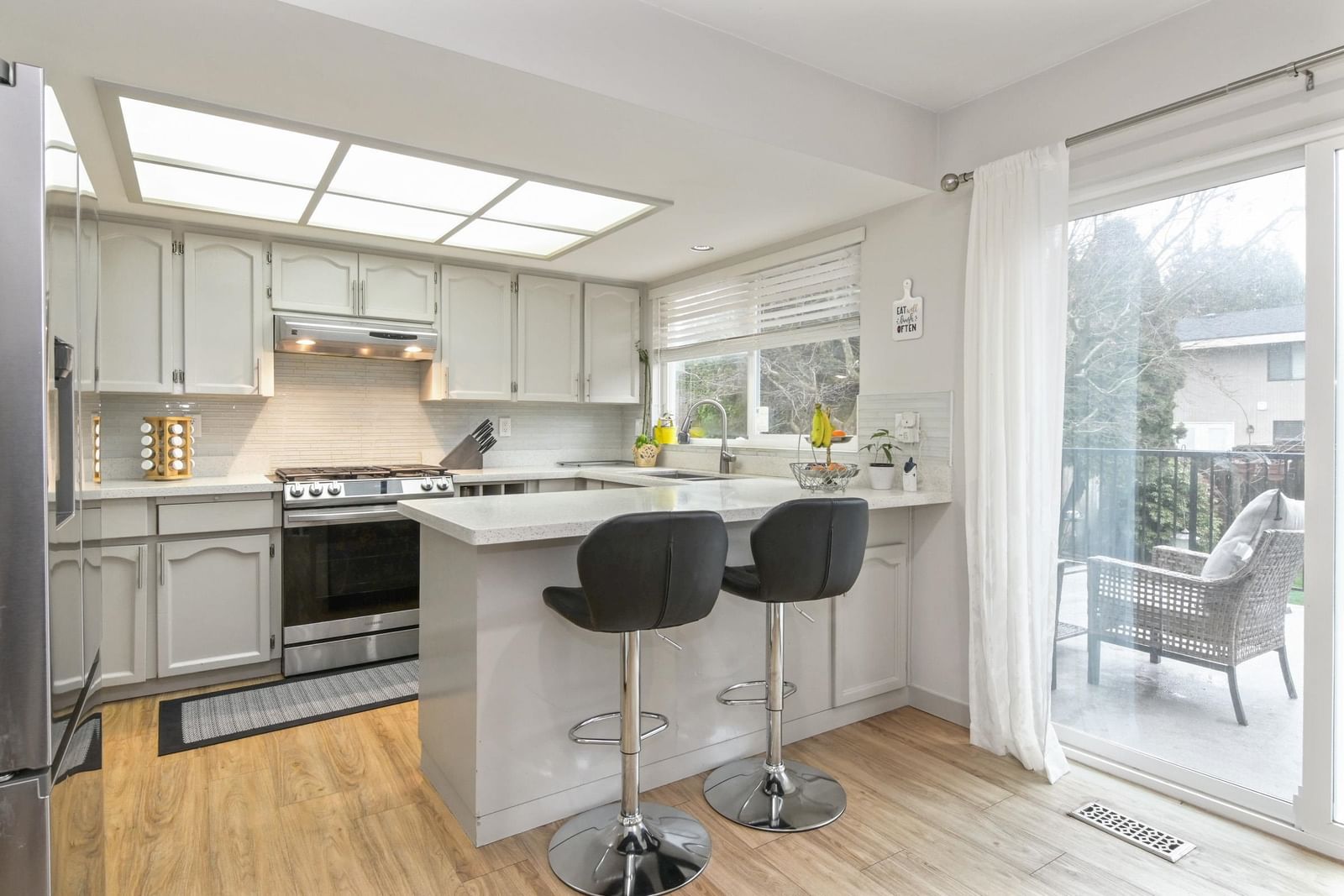 Listing Image 11