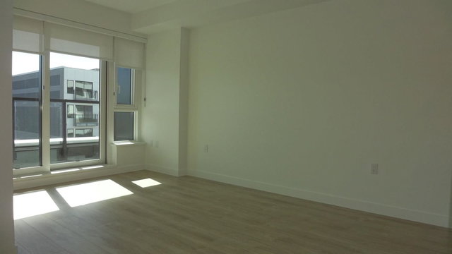 300 - 1981 Macdonald Street