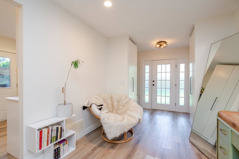 8528 Dunn Street, Mission, V2V 6V4 | Image 2
