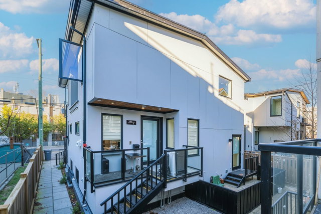 1 - 369 16th Avenue E