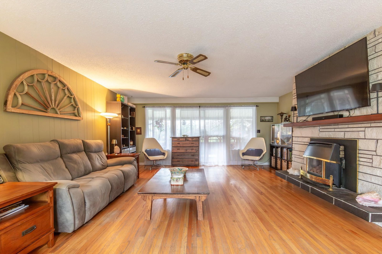 Listing Image 5