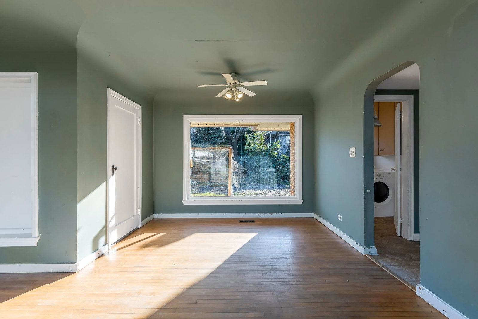 Listing Image 16