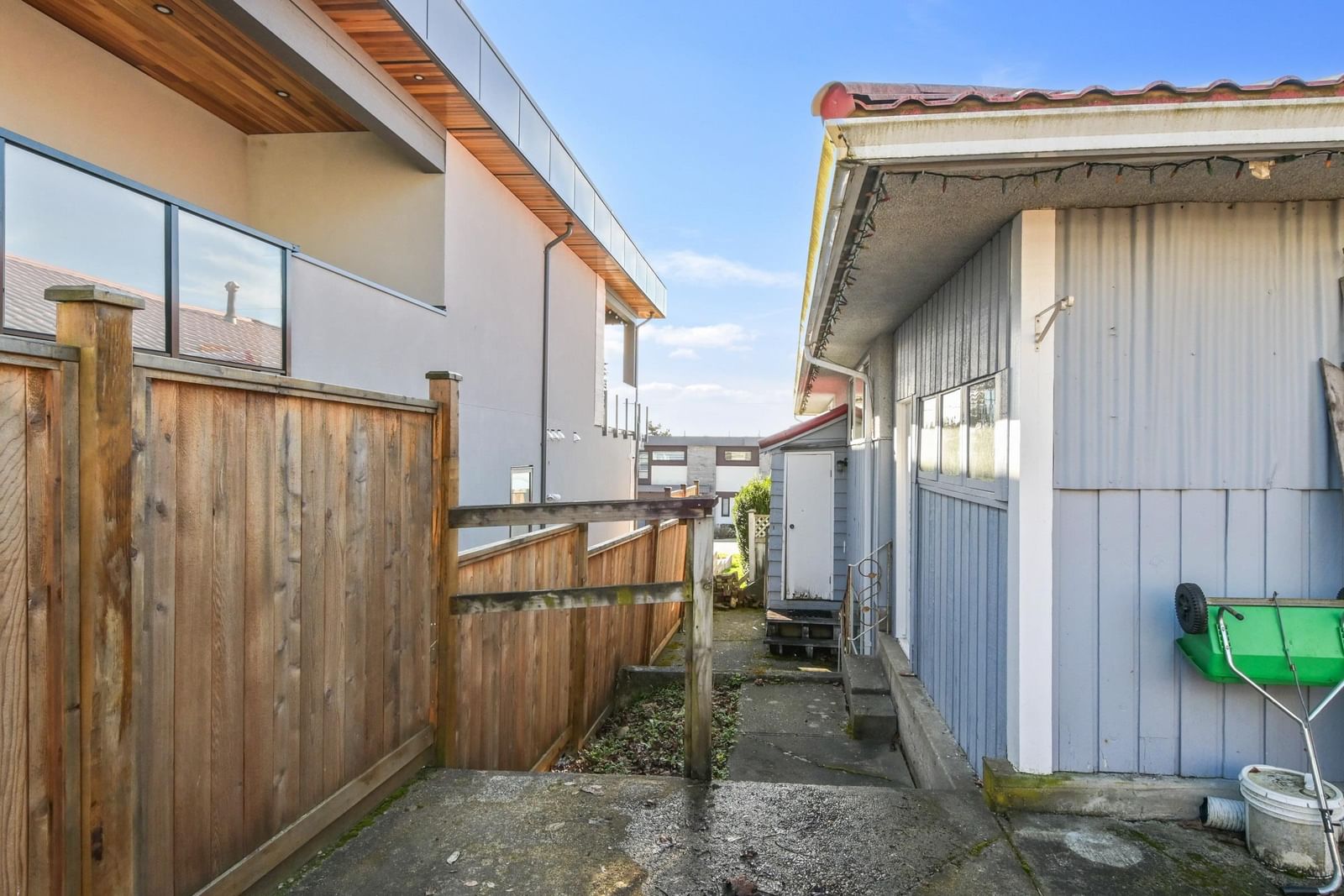 Listing Image 19