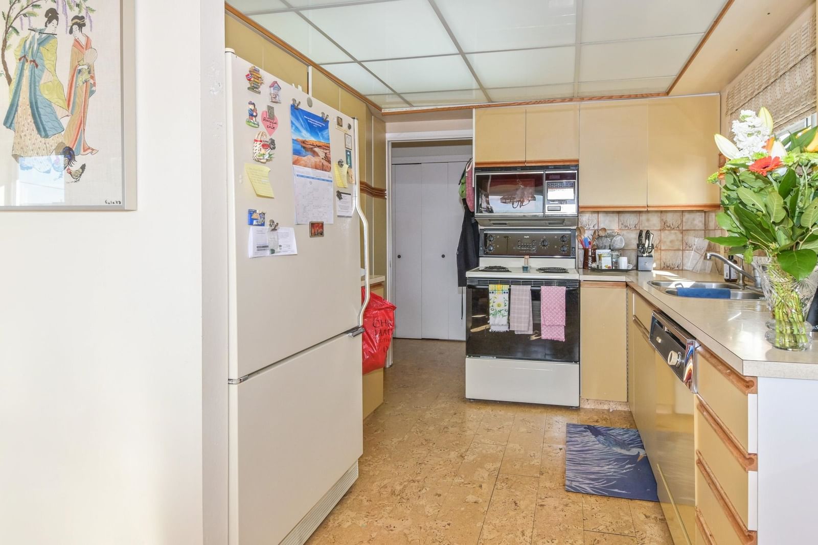 Listing Image 6