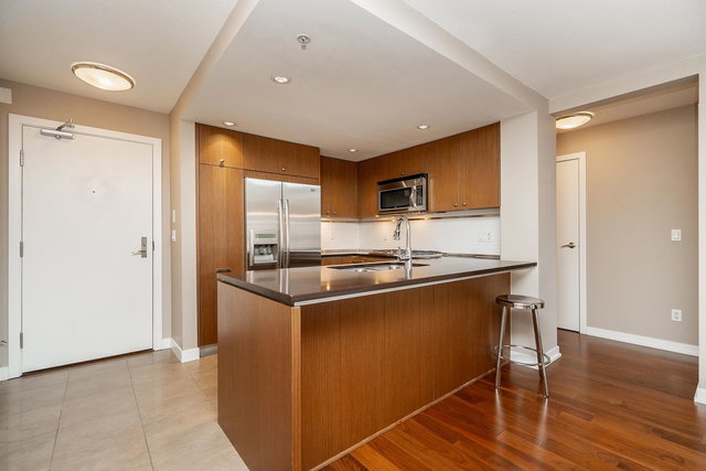 303 - 2950 King George Boulevard