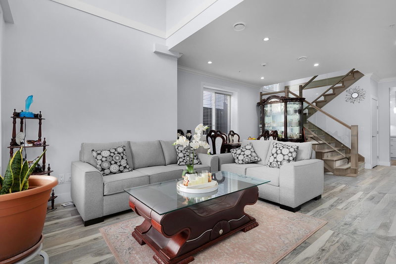 8524 Forest Gate Drive, Chilliwack, V4Z 0C7 | Image 2