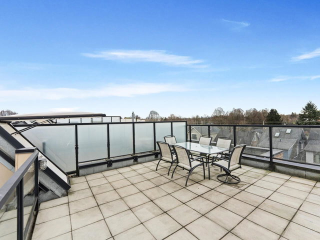 PH12 - 2150 Hastings Street E