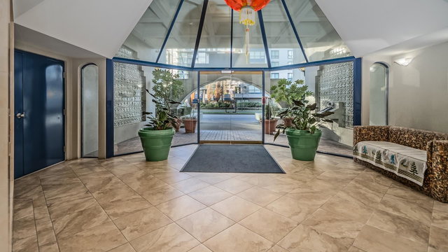 909 - 6088 Minoru Boulevard