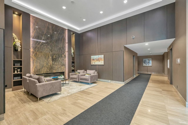 2404 - 3096 Windsor Gate