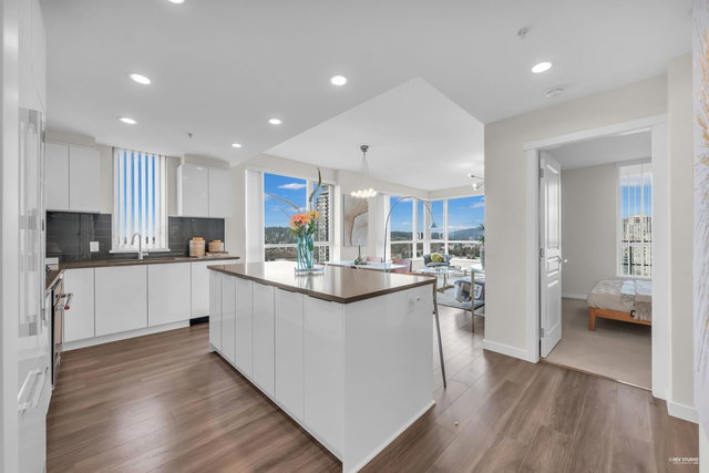 2404 - 3096 Windsor Gate