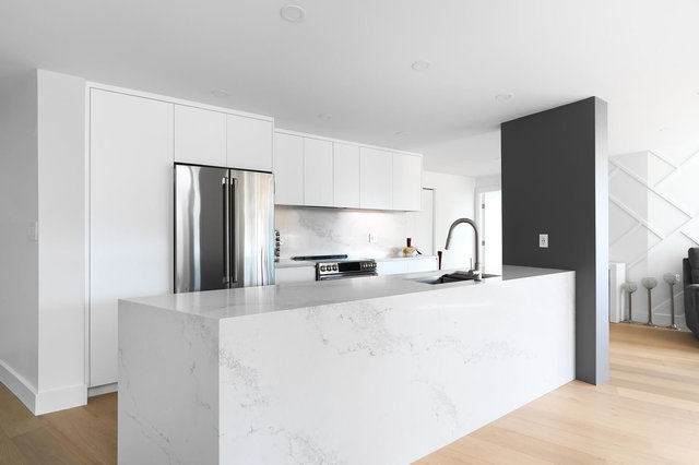 903 - 995 Roche Point Drive