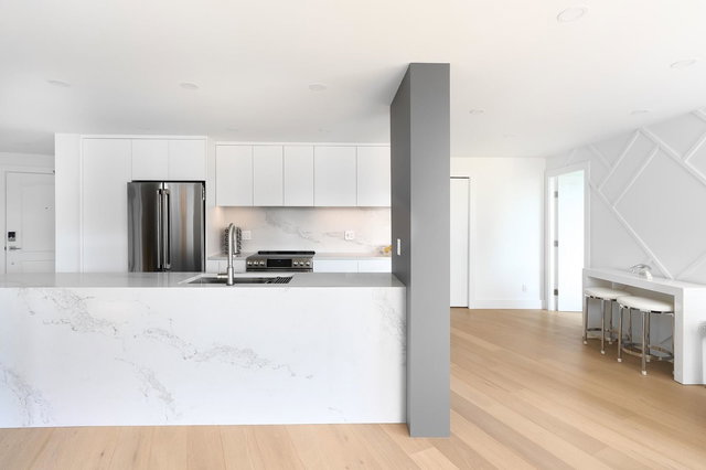 903 - 995 Roche Point Drive