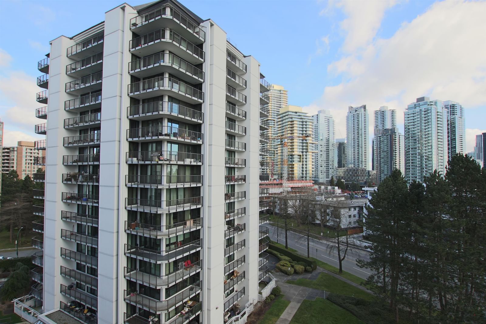 Listing Image 5