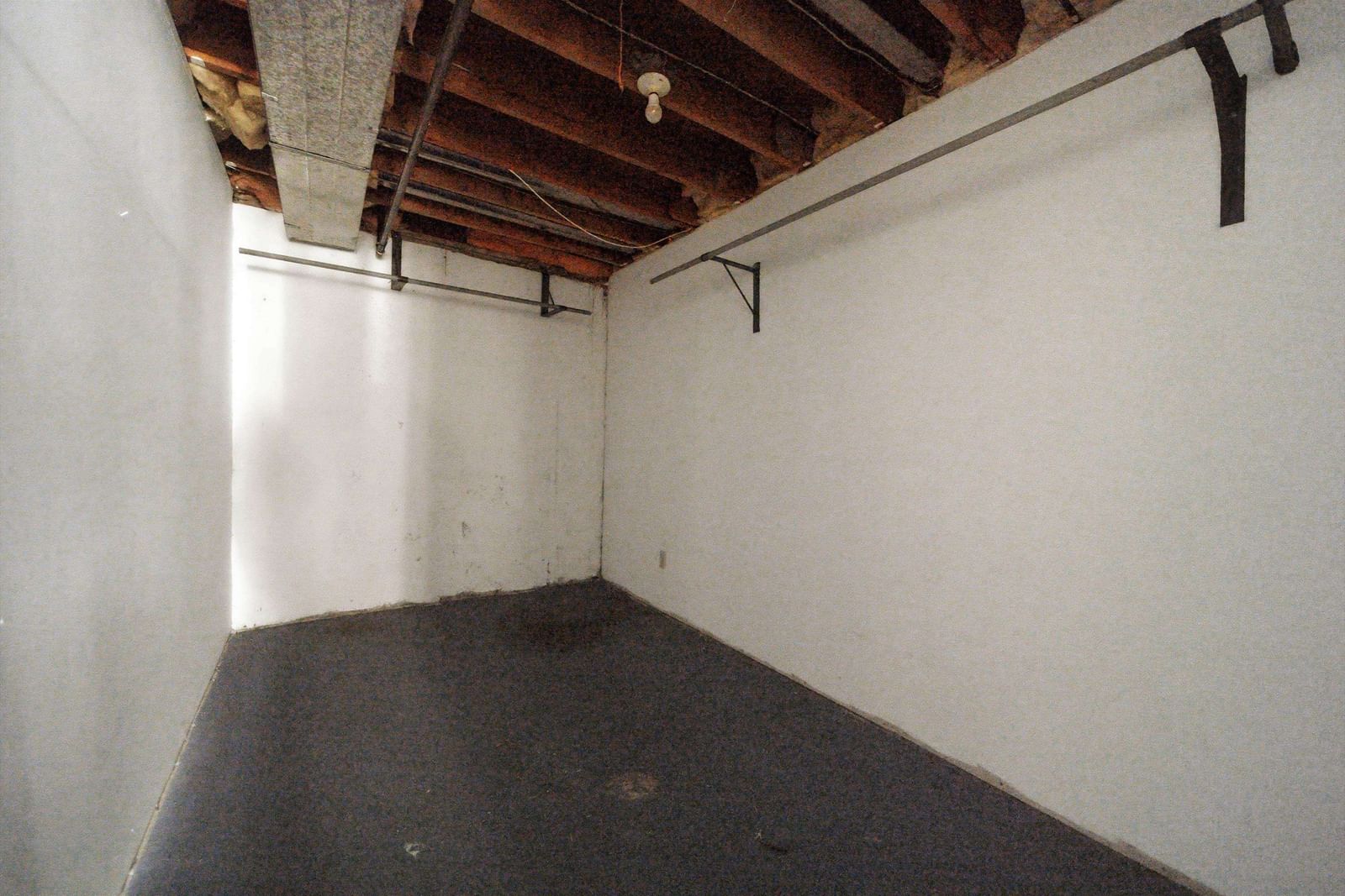 Listing Image 24