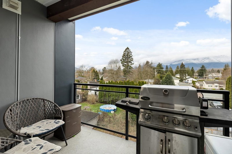 309 - 9450 Robson Street