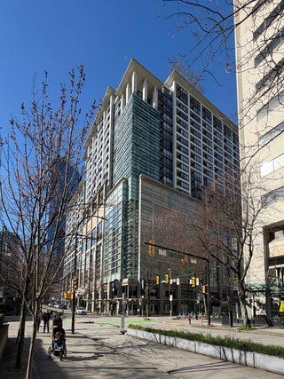 1525 - 938 Smithe Street