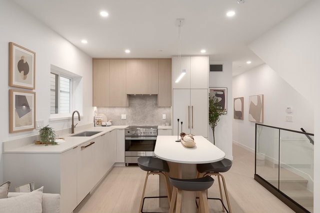 208 - 2339 34th Avenue E