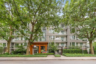 118 - 255 1st Street W