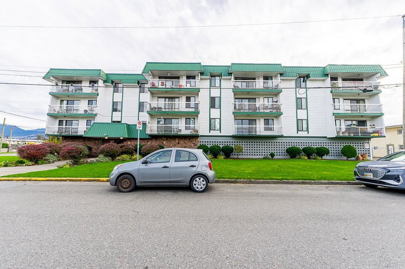 304 - 46374 Margaret Avenue, Chilliwack, V2P 2H1 | Image 2