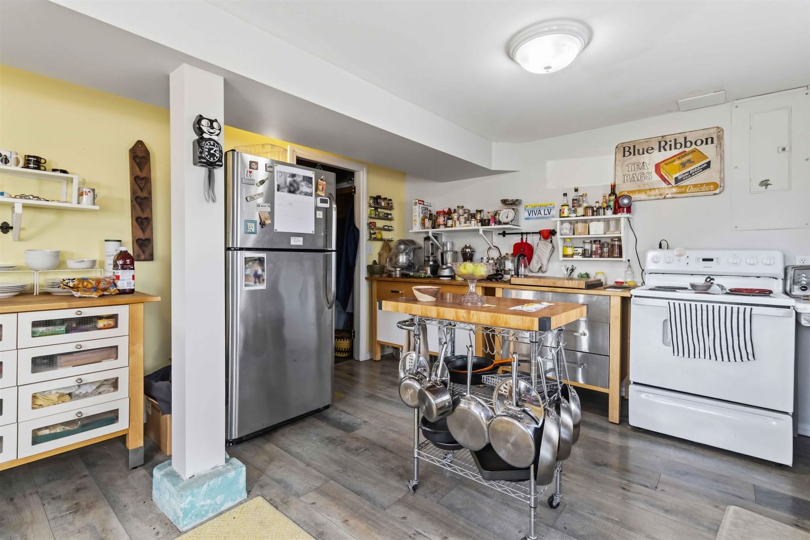 Listing Image 11