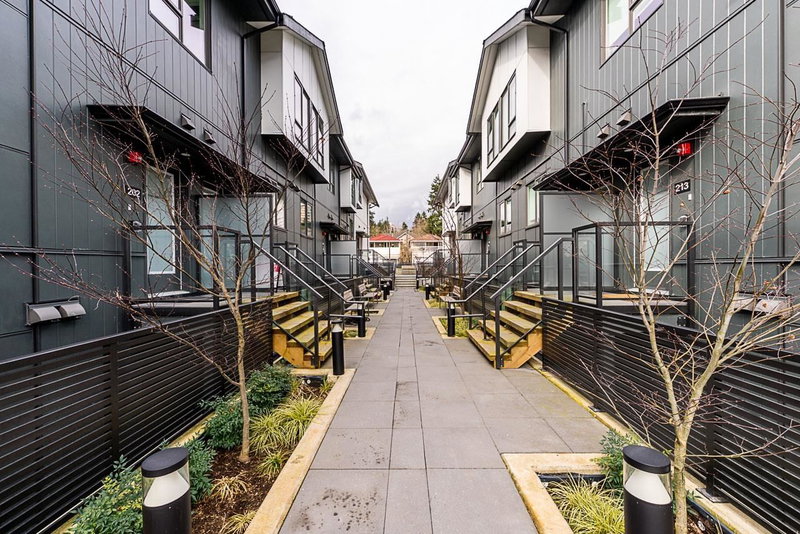 207 - 7161 17th Avenue, Burnaby, V3N 0K1 | Image 3