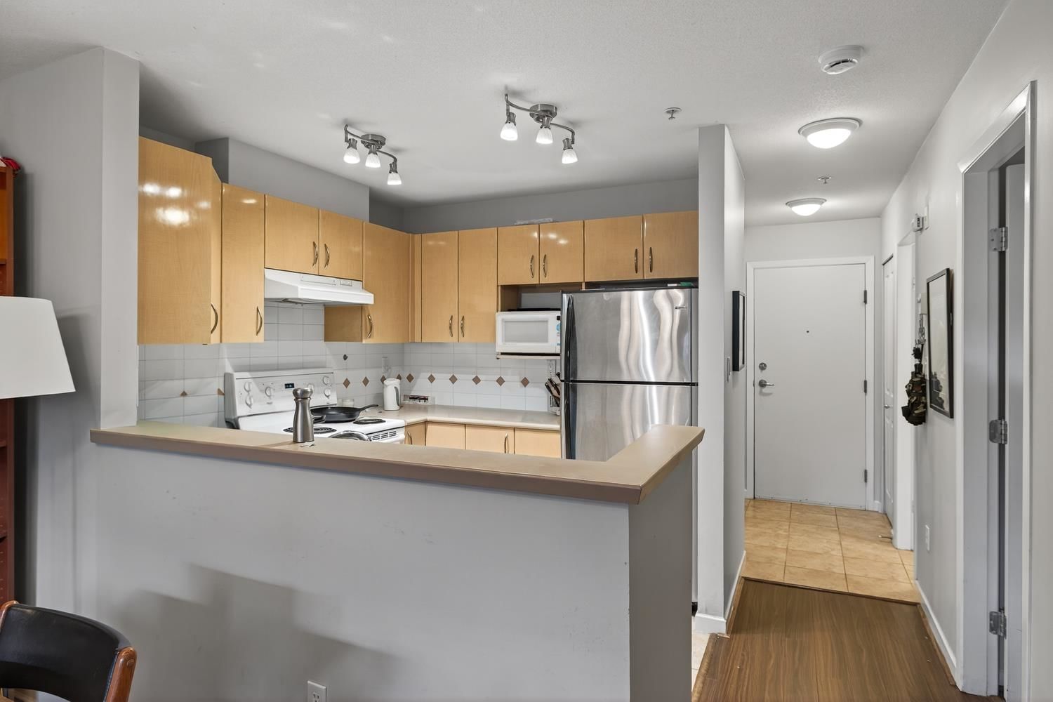 Listing Image 8