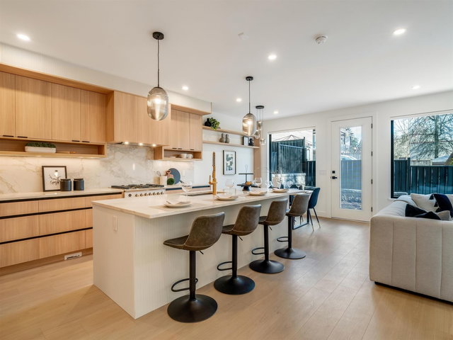 104 - 359 Laval Street