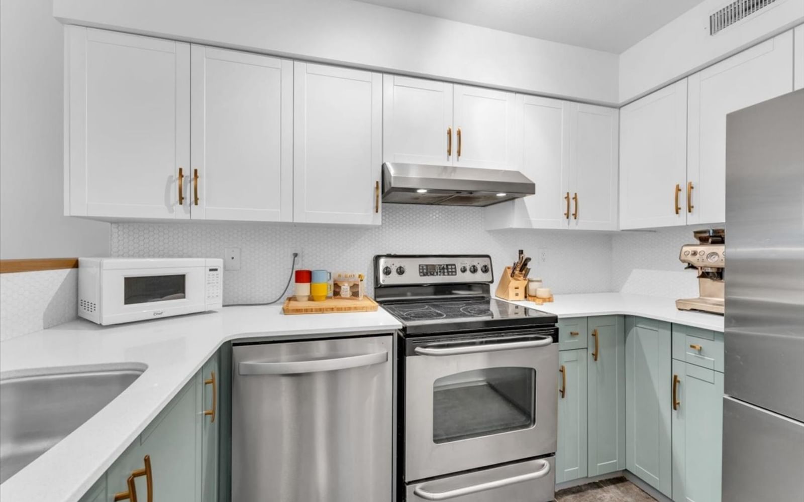 Listing Image 9