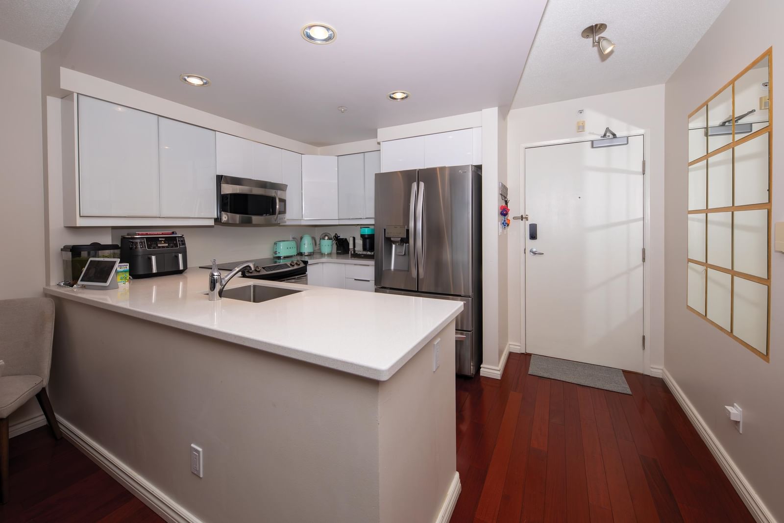Listing Image 11