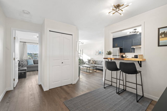 203 - 202 Mowat Street