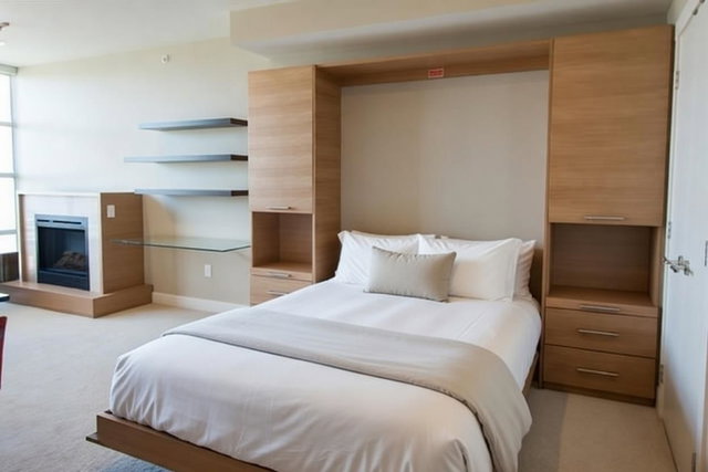 1705 - 15152 Russell Avenue