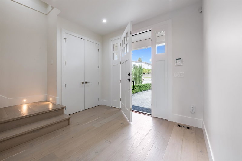 6220 Lochdale Street, Burnaby, V5B 2M5 | Image 2