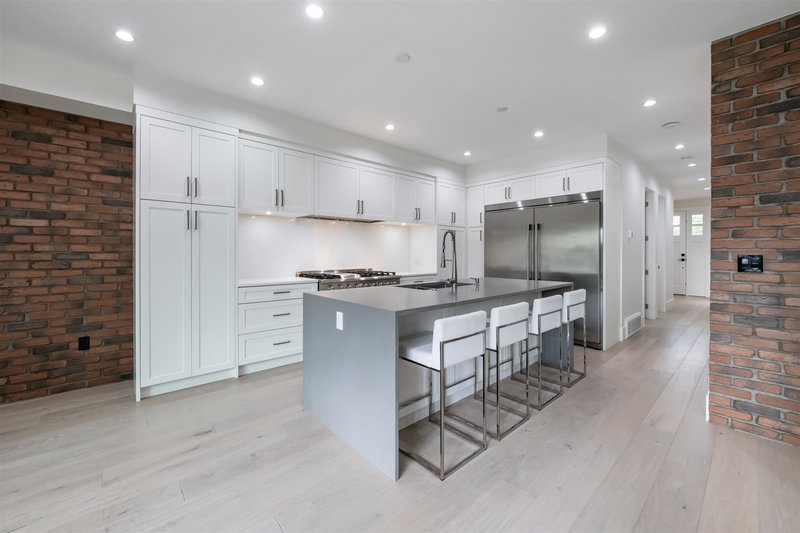 6220 Lochdale Street, Burnaby, V5B 2M5 | Image 3