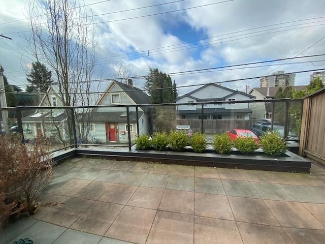 7 - 215 4th Street E