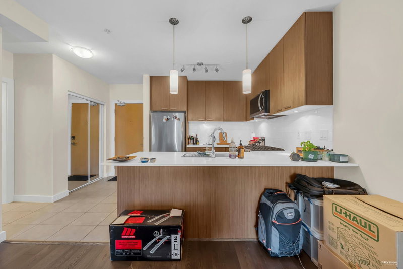 315 - 1330 Marine Drive, North Vancouver, V7P 1T4 | Image 2