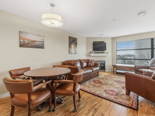 402 - 124 3rd Street W