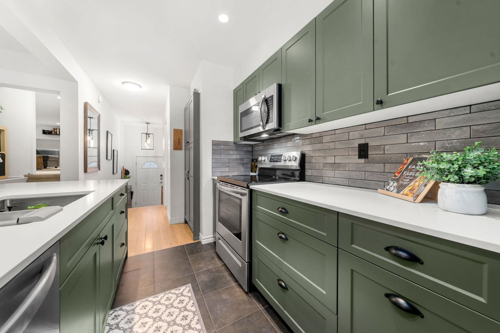 Listing Image 10