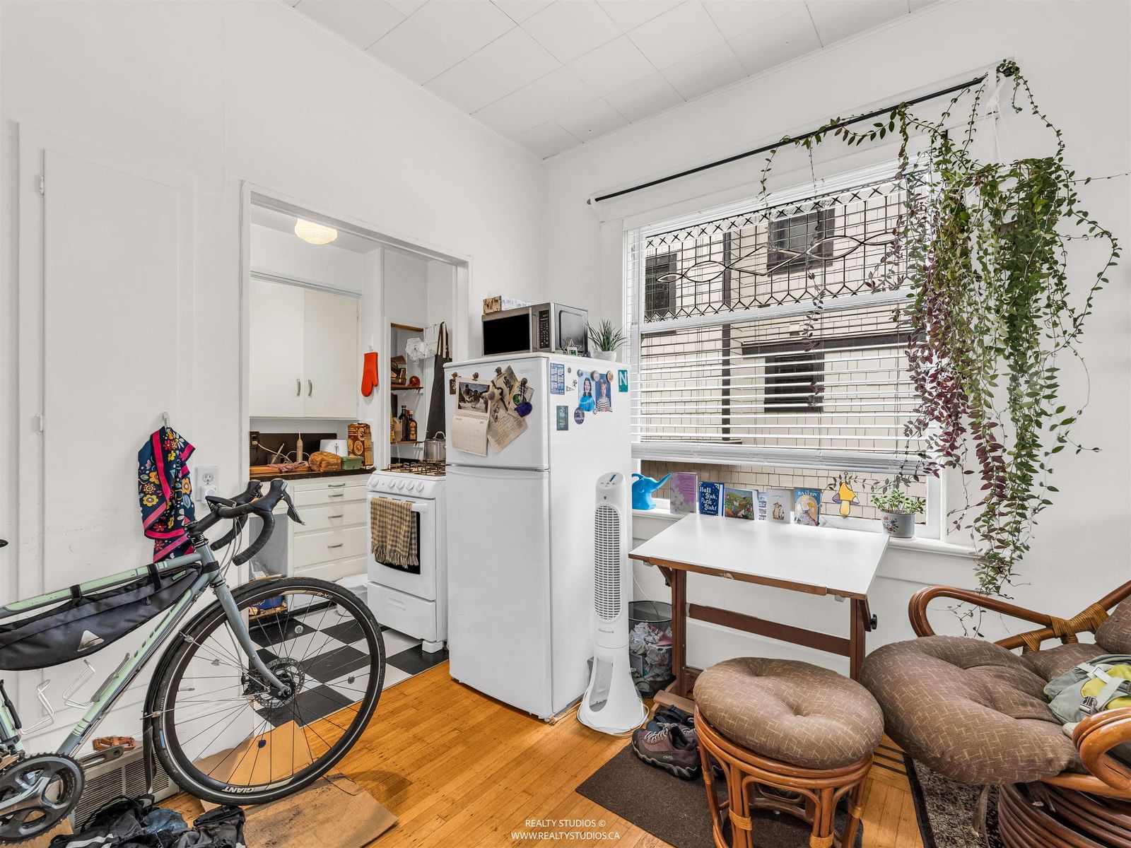 Listing Image 19