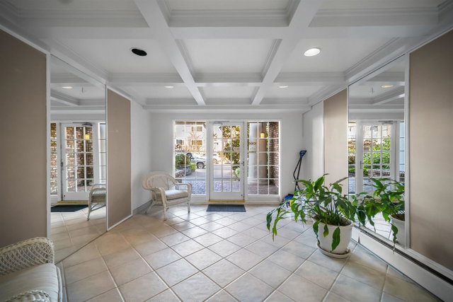 202 - 1066 13th Avenue W