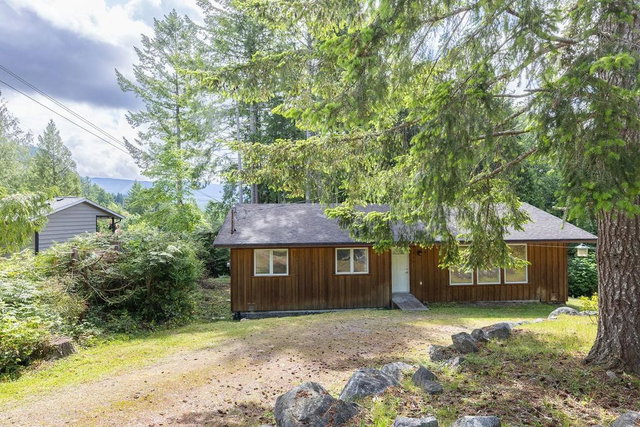 4561 Sinclair Bay Road